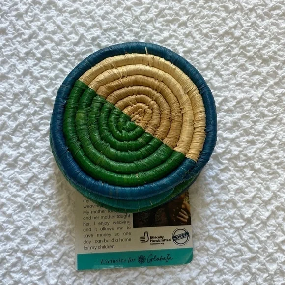 NWT Globe In KAZI Raffia Drink Coasters Artisan-Made Set of 4 - Picture 2 of 5